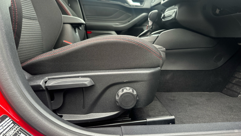 Ford Focus 1.0 EcoBoost Hybrid mHEV 155 ST-Line 5dr Auto Petrol Hatchback